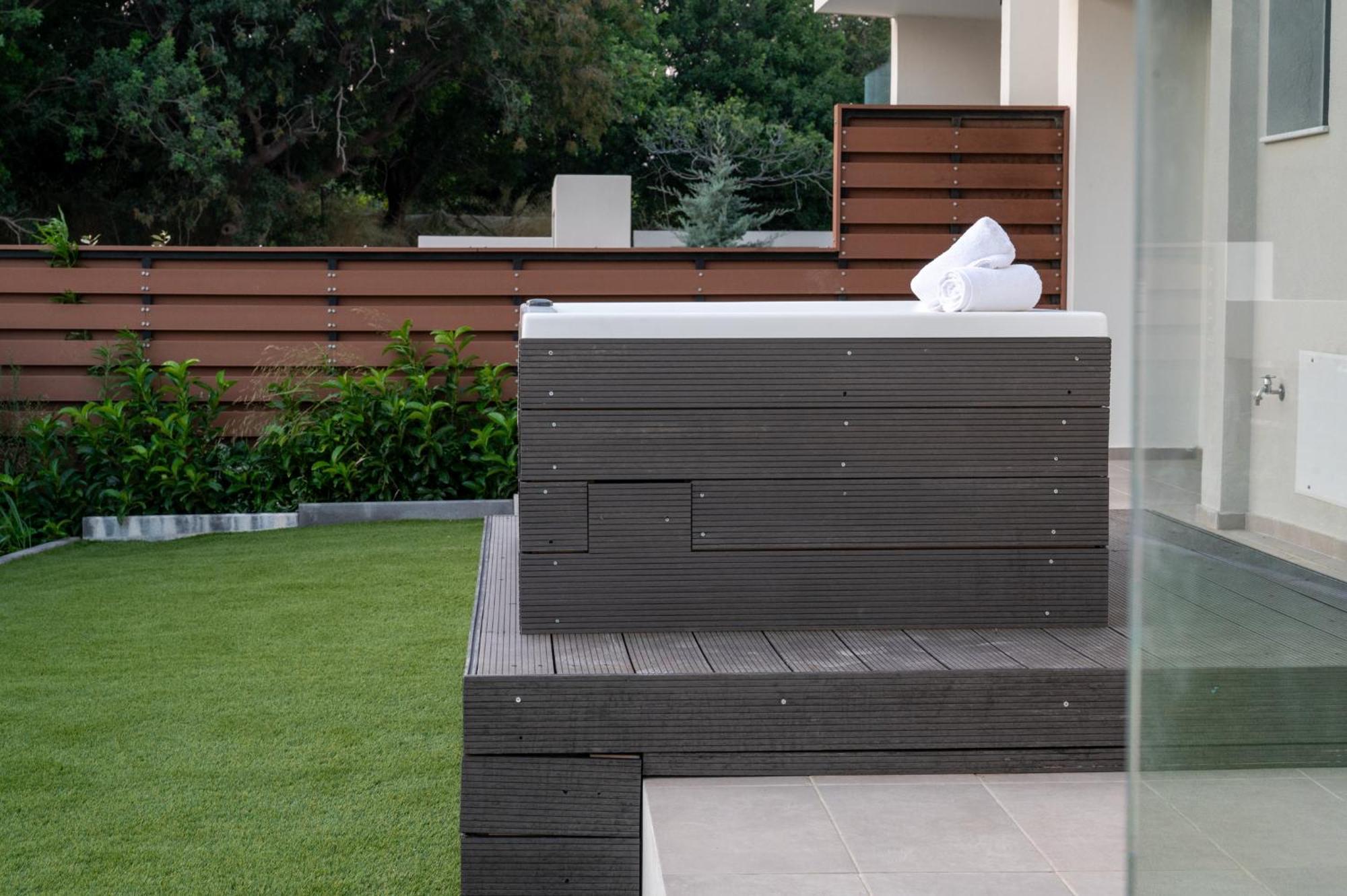 Maison Du Jardin 2-Bedroom Apartment Private Outdoor Jacuzzi Rhodes City Dış mekan fotoğraf